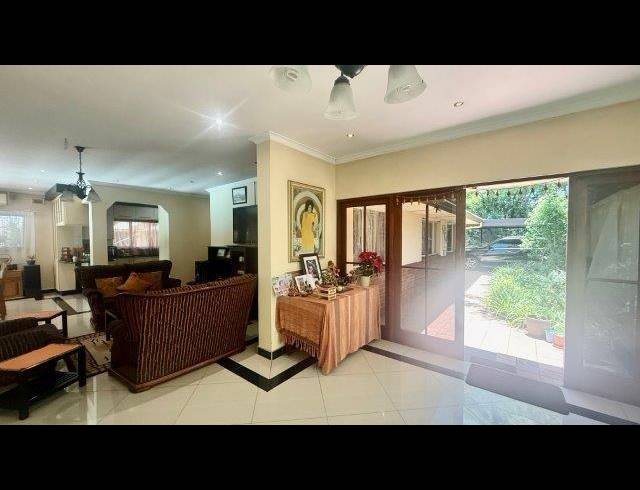 4 BEDROOM HOUSE FOR SALE IN ATHOLL HEIGHTS